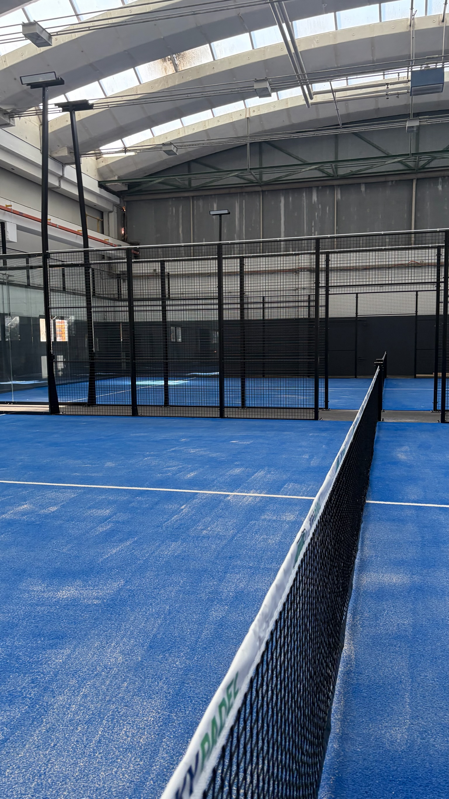Padel Hub Halle Innenansicht
